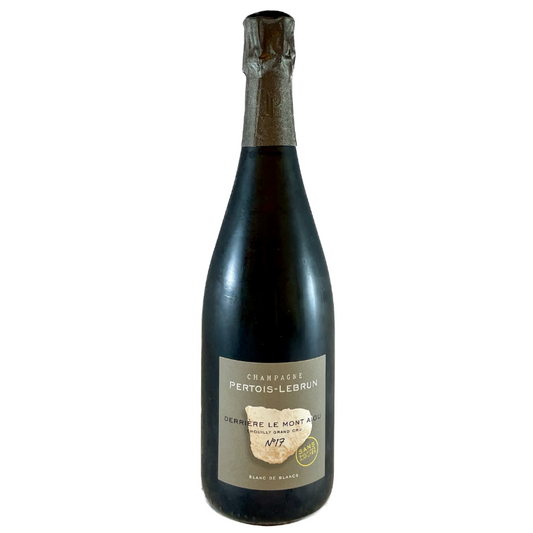 Champagne flaske på hvid baggrund, Champagne Pertois-Lebrun, Derriére le Mont Aigu no. 17, Grand Cru, Blanc de Blancs, årgangschampagne