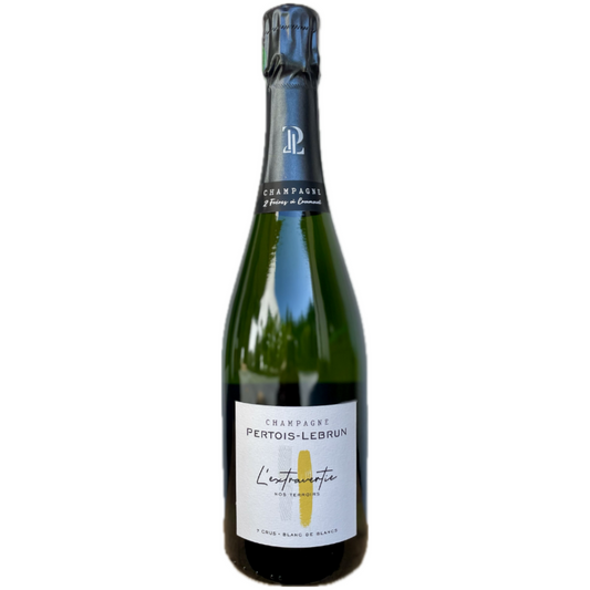 Champagneflaske på hvis baggrund, champagne Pertois-Lebrun, L'extravertie, 7 crus, blanc de blancs