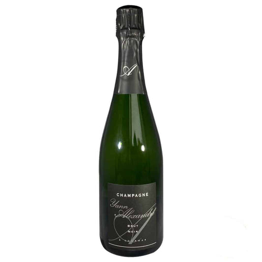 Champagne flaske på hvid baggrund, sort etikette, Champagne Yann Alexandre, Brut Noir